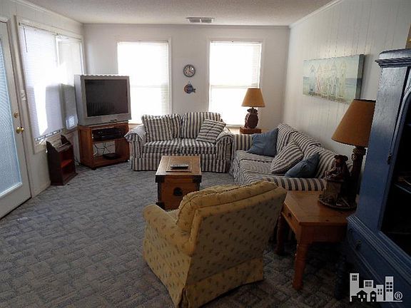 3rd image of 214 N Fort Fisher Boulevard
