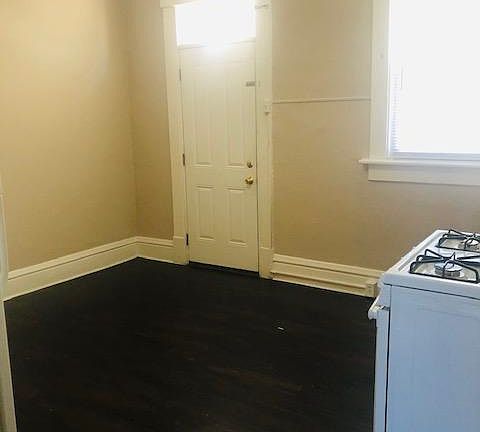 4th image of 699-707 Carpenter St #701