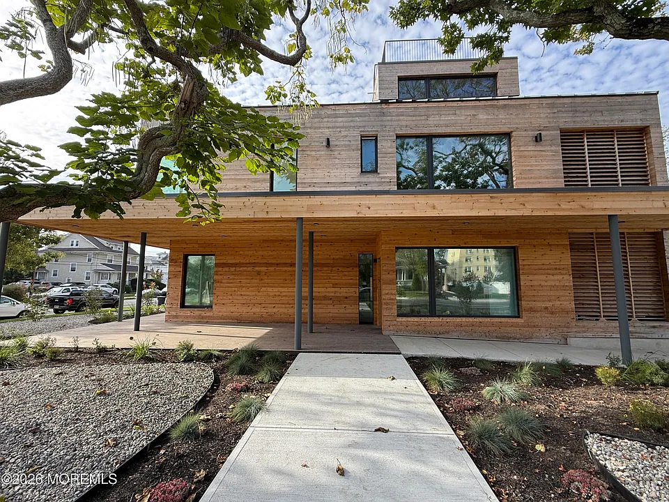 500 8th Ave