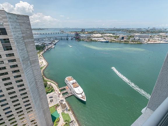 4th image of 335 Biscayne Blvd #3710