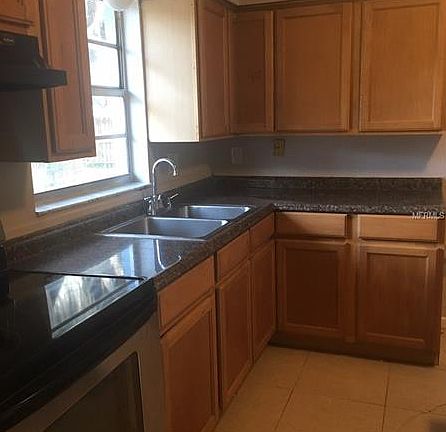 3rd image of 11110 Stafford Ln