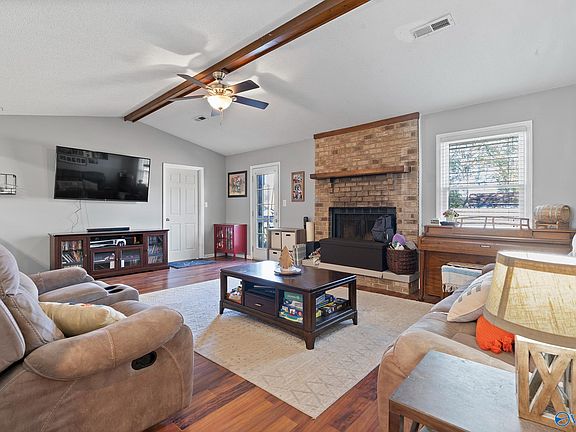 4th image of 1531 Old Albany Cir SE