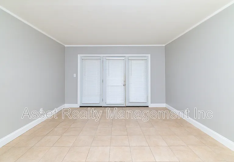 431 Canberra Dr #431 — Photo 6