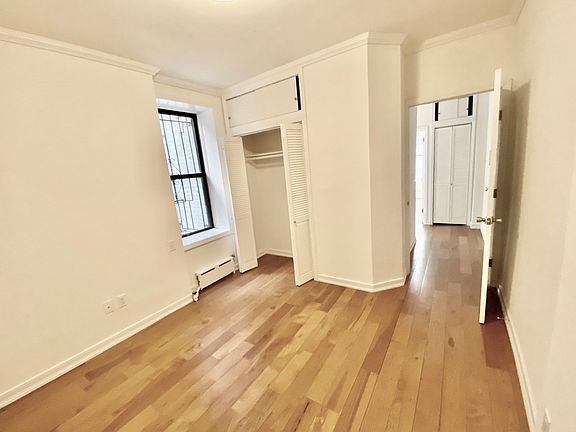 4th image of 567 6th St #4