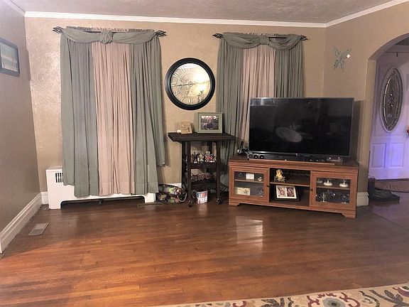5th image of 320 Summerlee Ave