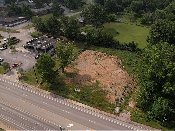 3rd image of 2400 Versailles Rd