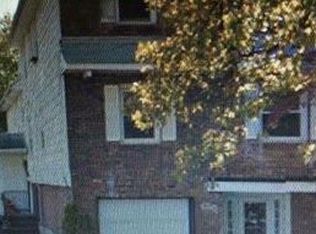 22106 58th Ave, Oakland Gardens, NY 11364