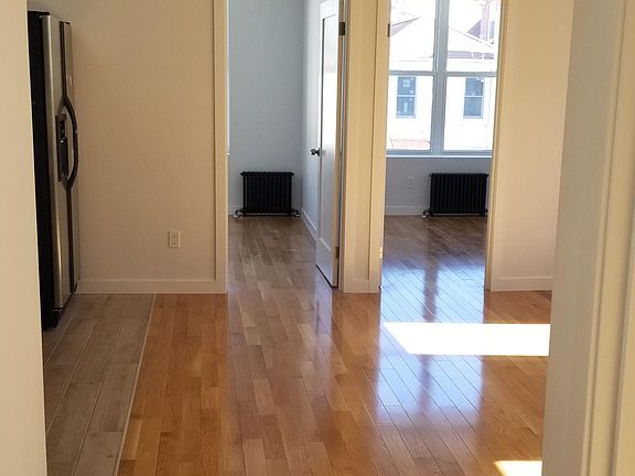 2nd image of 2125 E 16th St #2R