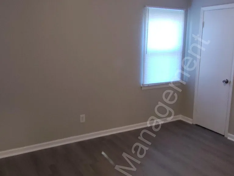 107 Loraine Rd — Photo 11