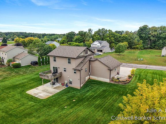 5th image of 9110 Nature Meadows Dr NE