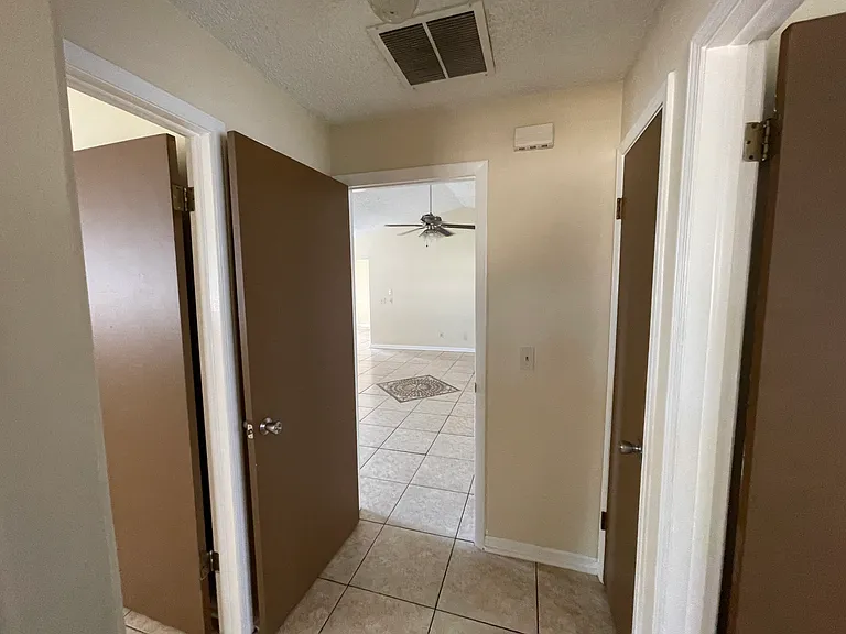2679 Aberdeen Ct — Photo 17