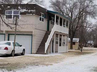 806 S Edwards Ave #2, Moundridge, KS 67107