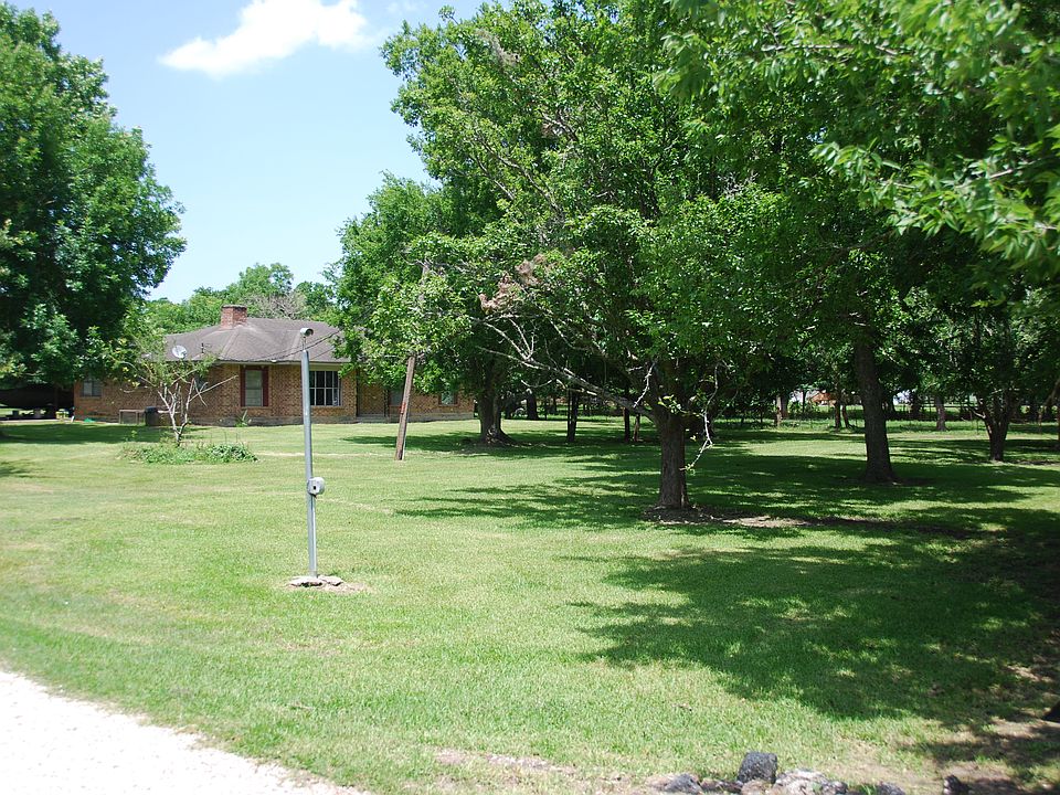 2nd image of 3303 Holy Rd