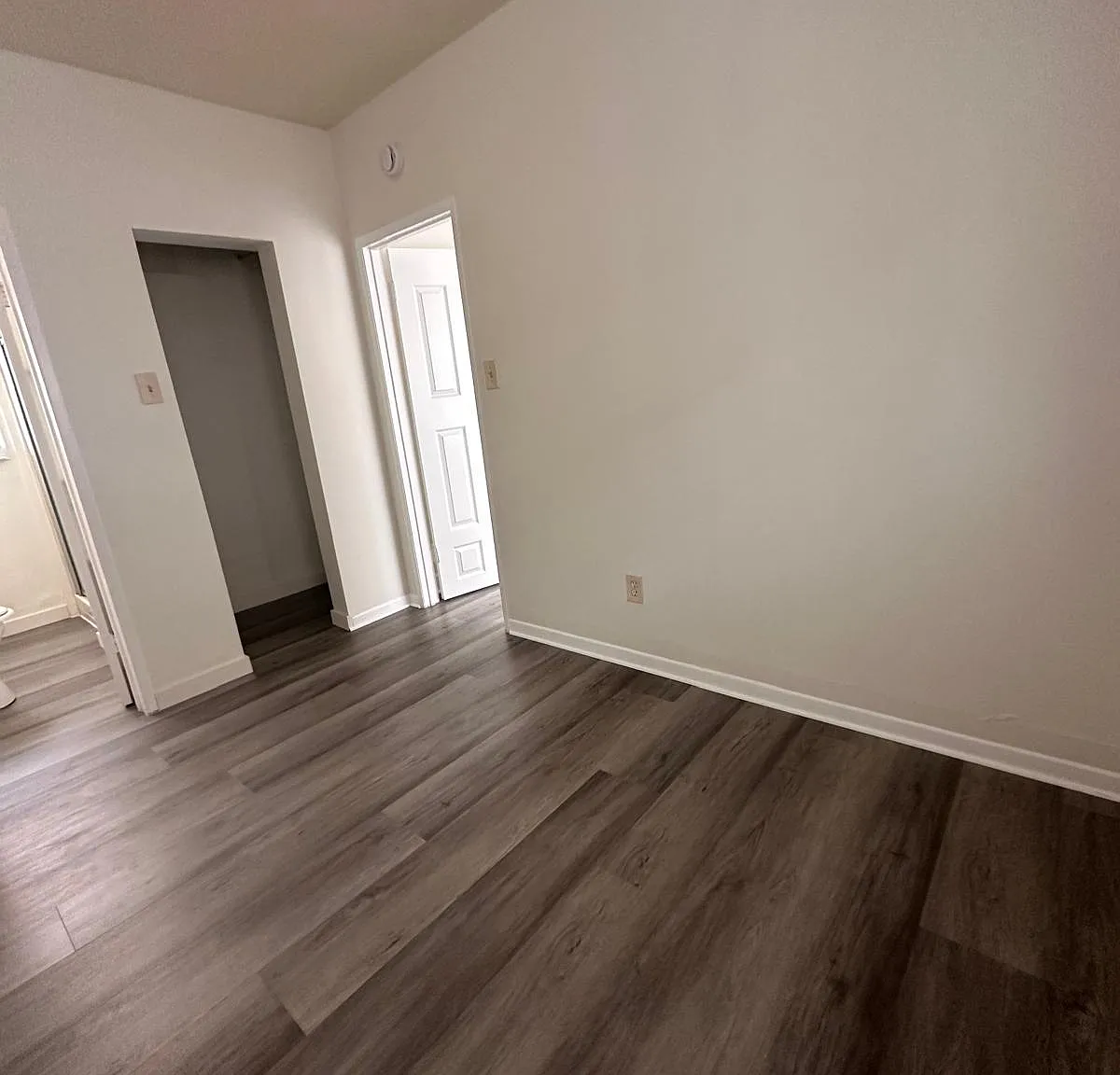1151 E Appleton St — Photo 4