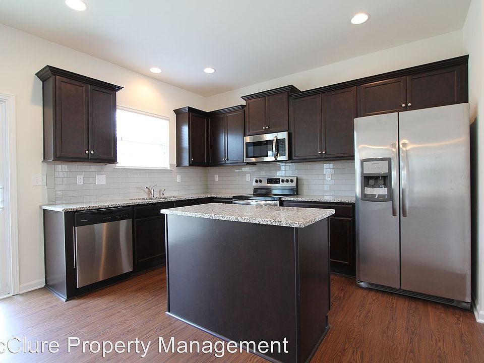 1st image of 107 Queensway Ln