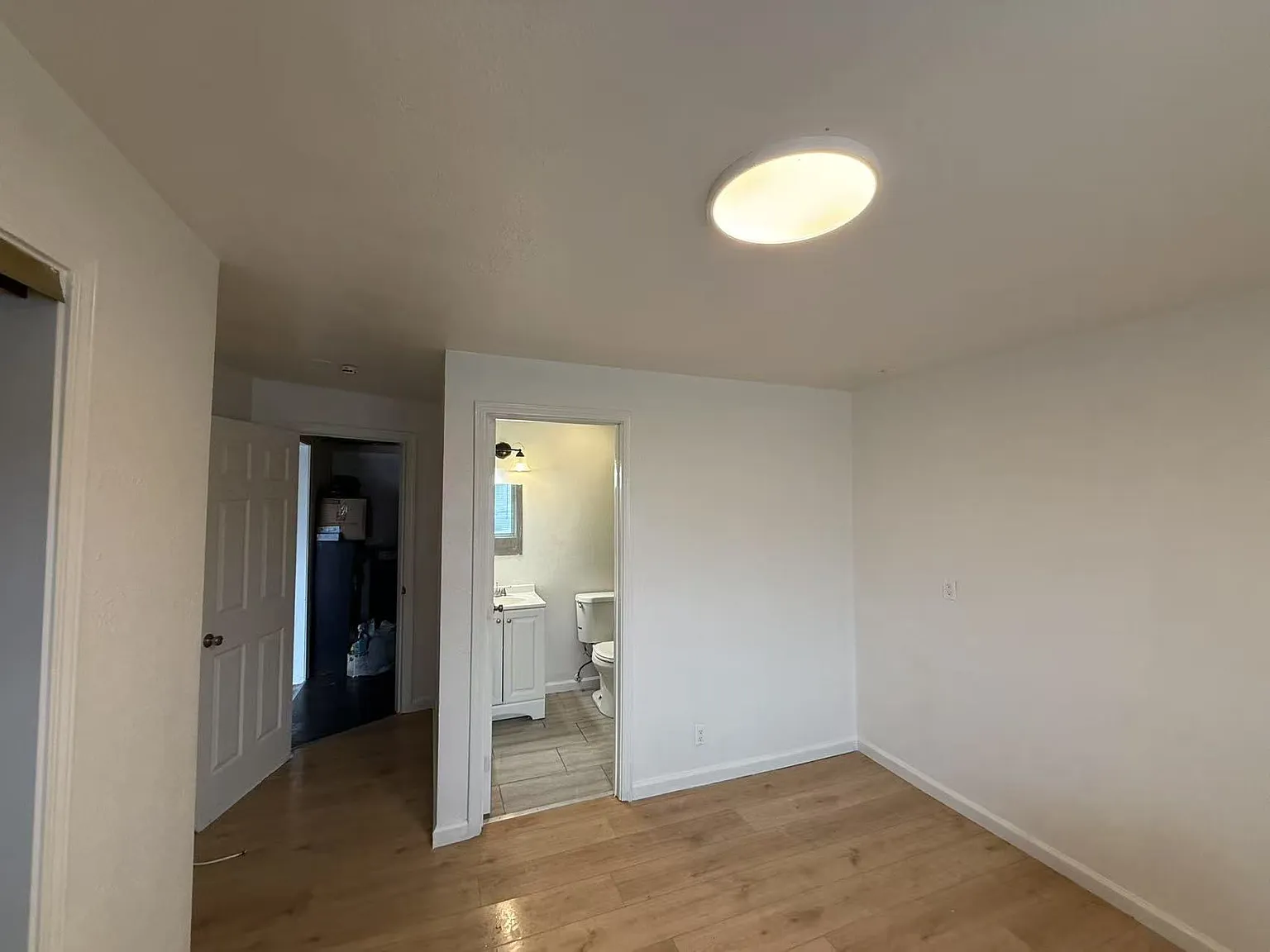 93 Fernwood Ave photo 1