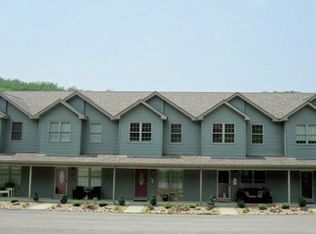 305 Wineberry Ridge Ct, Irwin, PA 15642