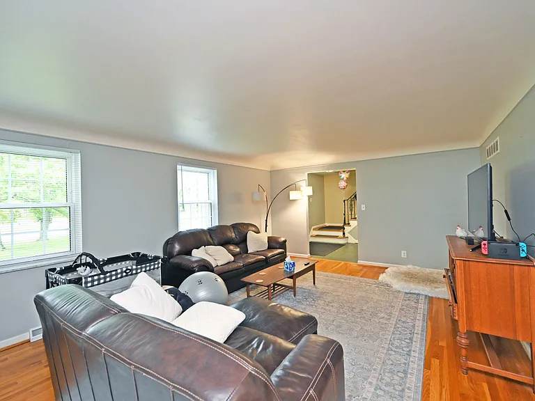 7777 Kugler Mill Rd — Photo 6