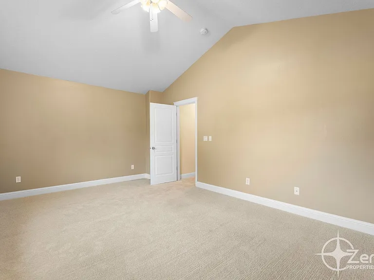 2903 NE 184th Ave — Photo 28