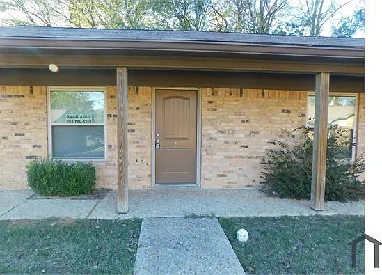 602 E South St — Photo 1