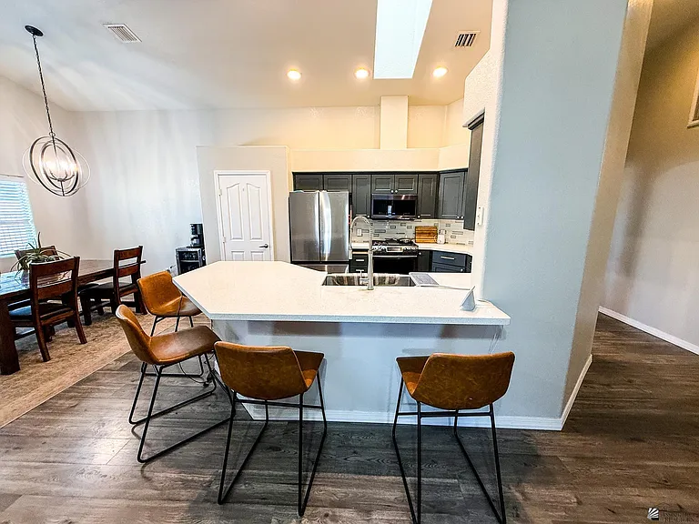 2695 S Mimosa Ave — Photo 12