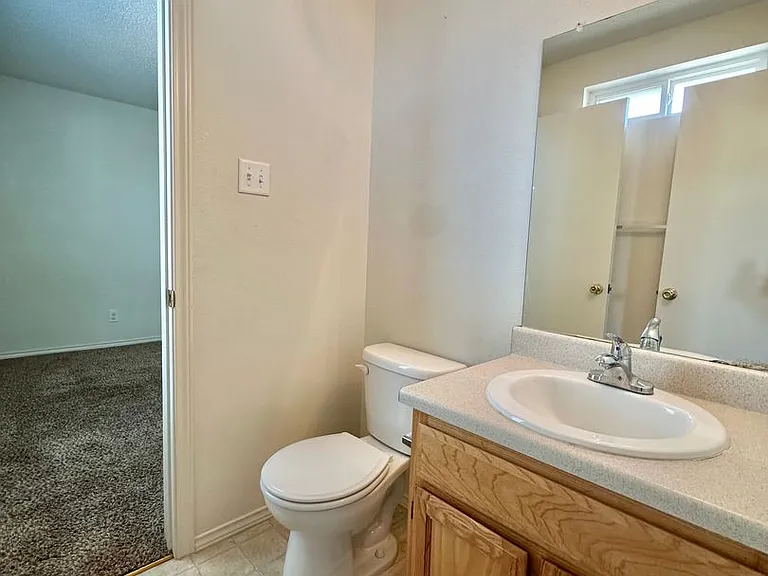 1206 Elmo Ln — Photo 21