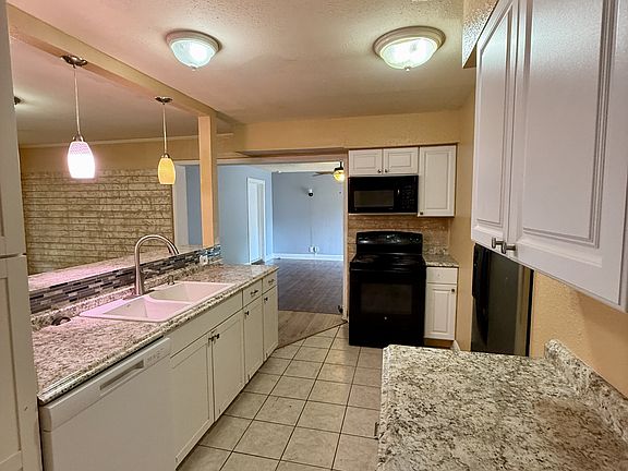 4th image of 2146 Bourget Dr
