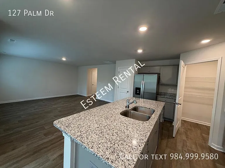127 Palm Dr — Photo 10