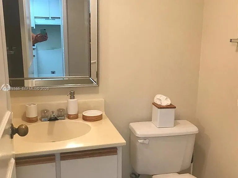 540 Brickell Key Dr #1122 — Photo 14