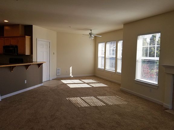 4th image of 22633 NE Alder Crest Dr Unit 202