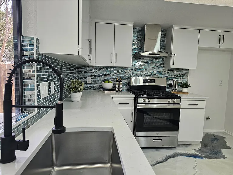 10706 Berthound Dr — Photo 9
