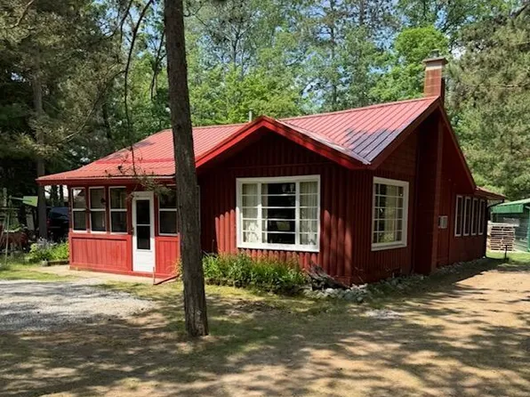 5947 James St, Oscoda, MI 48750