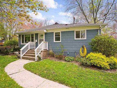 704 4th Ave, Iowa City, IA, 52245