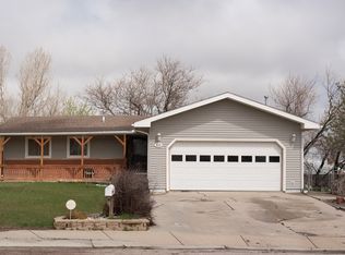 813 Ridgewood Dr, Gillette, WY 82716