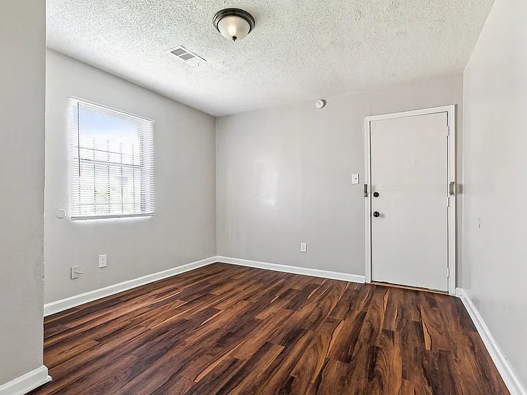 2562 N Galvez St — Photo 16