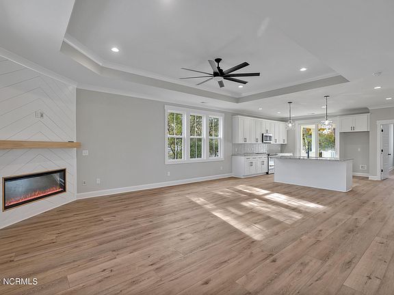 5th image of 223 38th St NE