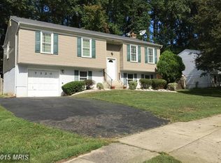 7320 Husky Ln, Springfield, VA 22151
