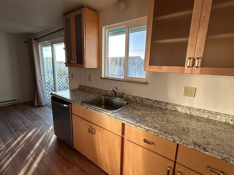 Sliding glass door to 2nd floor deck