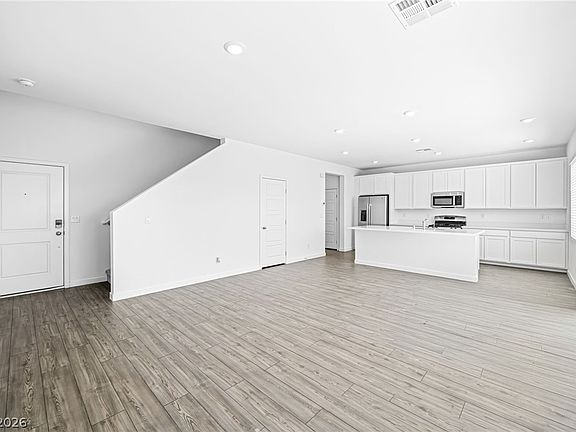4th image of 2647 Marlette Ave