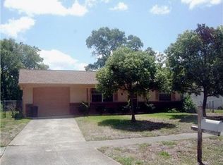 907 Peninsula Rd, Tarpon Springs, FL 34689