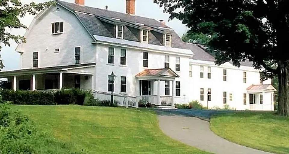 297 Main St #8
