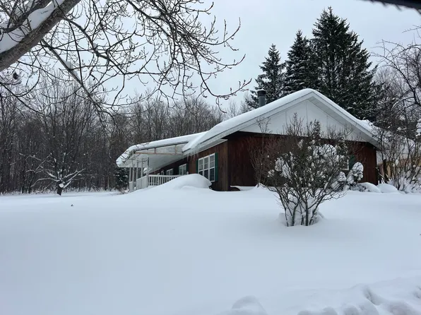 6521 Alba Rd, Gaylord, MI 49735