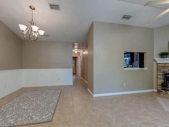 3rd image of 469 Richview Park Cir W