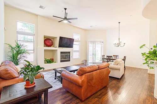 225 Colinas Photo 1