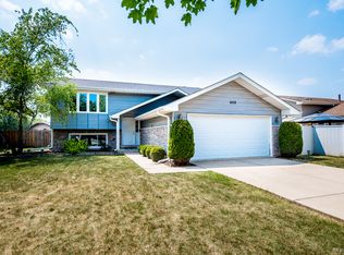 608 Gavin Ave, Romeoville, IL 60446