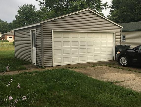 2nd image of 3745 Curtis St