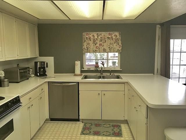 1st image of 405 Thistle Dr