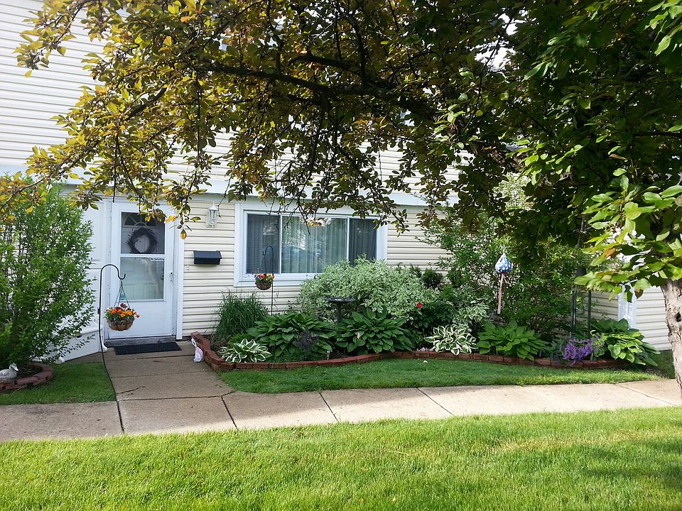 1st image of 846 Oxford Pl #0