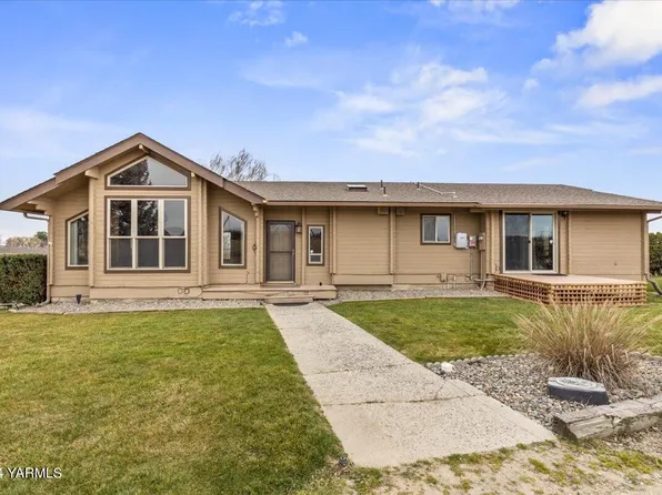 3350 Highland Dr, Zillah, WA 98953