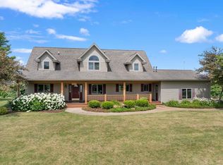 136 Lakeridge Trl, Boyne City, MI 49712